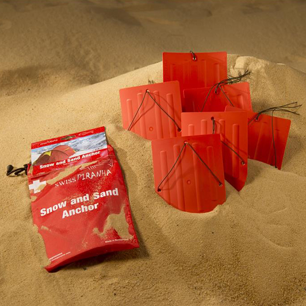 SwissPiranha Snow & Sand Anchor on the beach